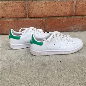 Worn once! Size 4 green and white Stan smiths!